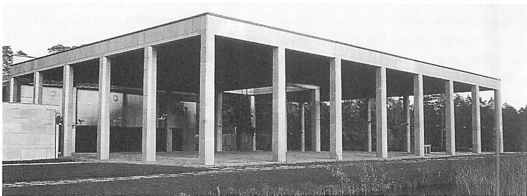 Repetition without alternation. The repetition does nothing to enhance the living character of centers.