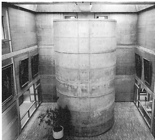 Louis Kahn: there is no positive space at all; it fails.