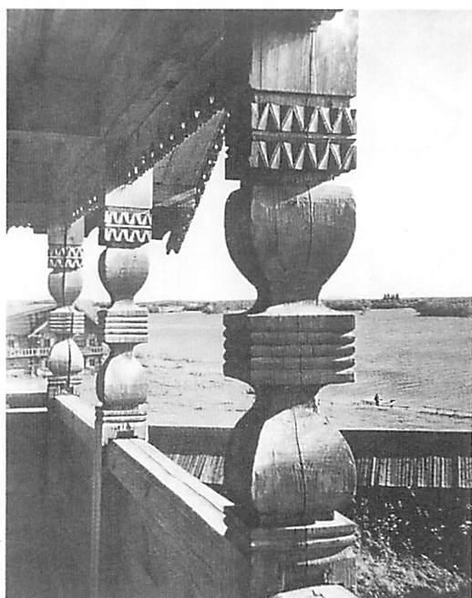 Good shape in a primitive carved column, Romania