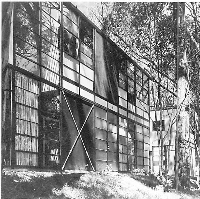 The Eames house: in this case the less ornamented has more self