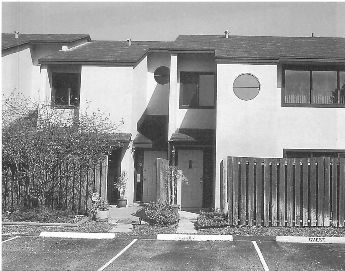 The loss of freedom. A typical example of our contemporary normal standard: what is commonly considered acceptable public housing today. Yet it has a deathly structure. Freedom is reduced. In this deathly environment, stress cycles dominate, and people have greater trouble being free in themselves.