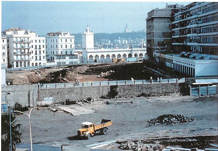 The beginning of the slash: preparation for high construction destroys Algiers.
