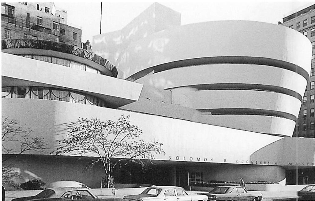 Frank Lloyd Wright, Guggenheim Museum, exterior