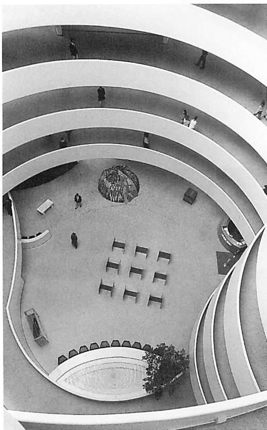 Frank Lloyd Wright, Guggenheim Museum, interior
