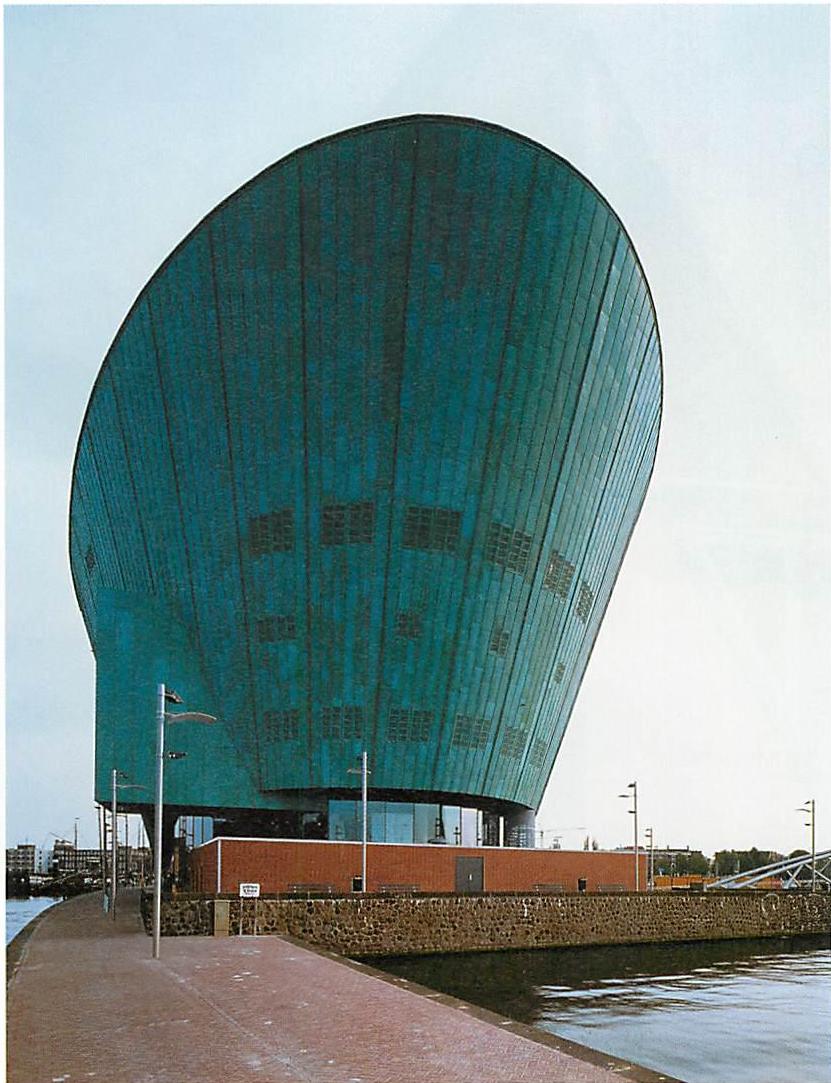 Twentieth-century form language: The schemata here cannot create living structure. Renzo Piano, New Metropolis, Center for Science and Technology, Amsterdam.