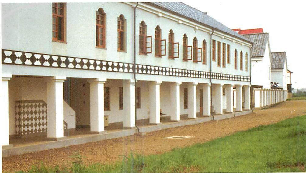 College buildings, Christopher Alexander and Hajo Neis, 1987