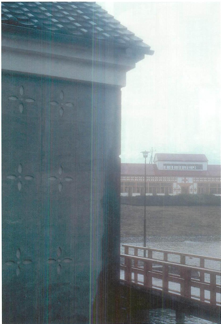 Two buildings, the utmost simplicity. Eishin campus, Christopher Alexander, Hajo Neis and others, 1985.