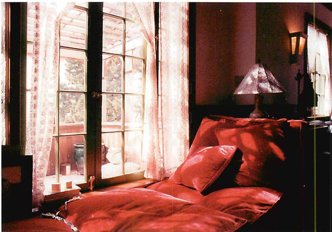 Position, main centers, fine structure, tranquility: The living room of the Sullivan House. Christopher Alexander, David Soffa, 1990-94