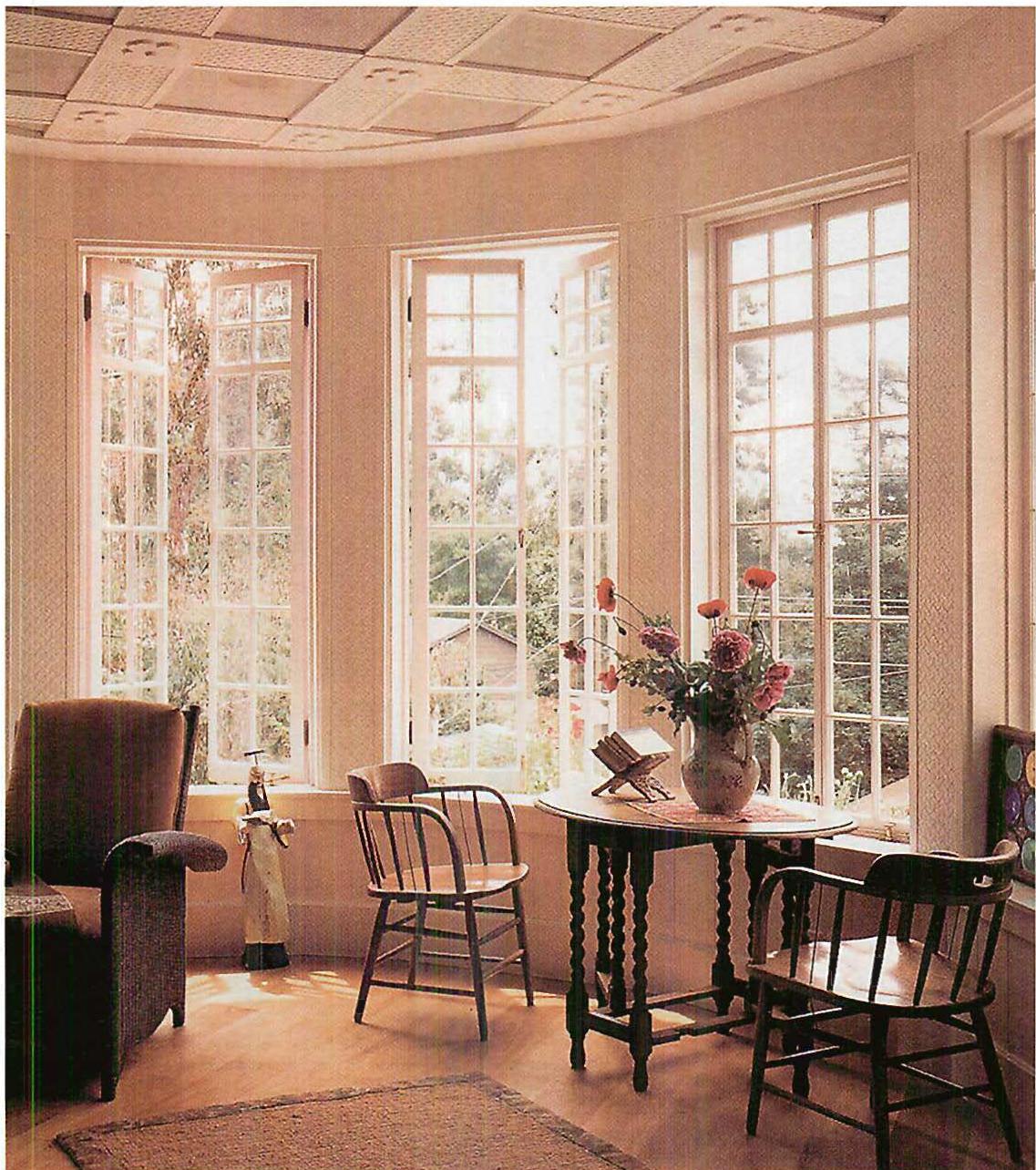 Position, main centers, fine structure, tranquility: The bay window of the Upham house, Berkeley, California. Christopher Alexander, Randy Schmidt, Gary Black, Carl Lindberg, 1995.