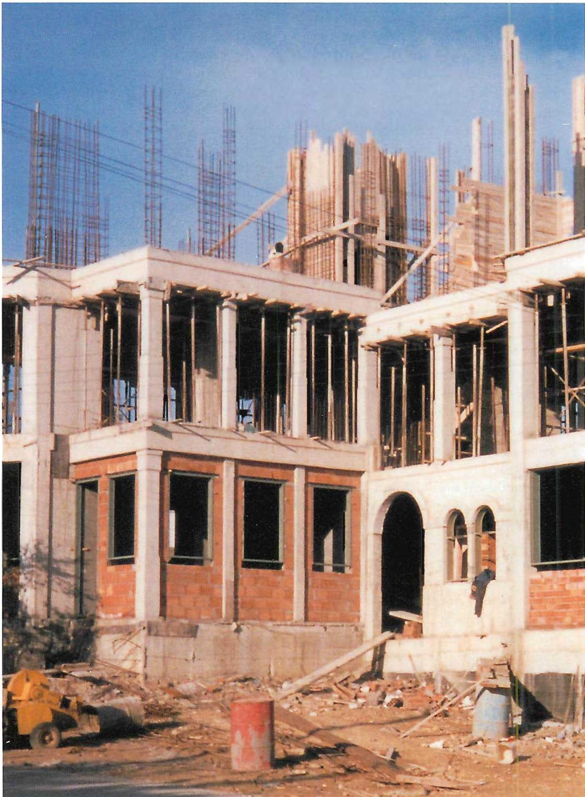 A three-story apartment building whose construction contract followed the idea of making, as defined in this chapter, Kyriakos Pontikis, Korinth Apartments, Cyprus, 1997.