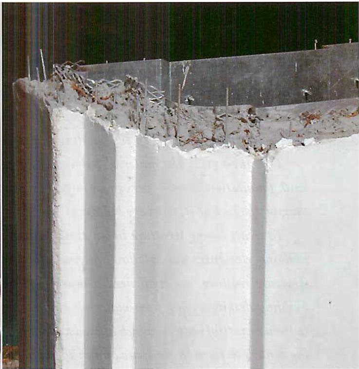 Close-up of the hollow column