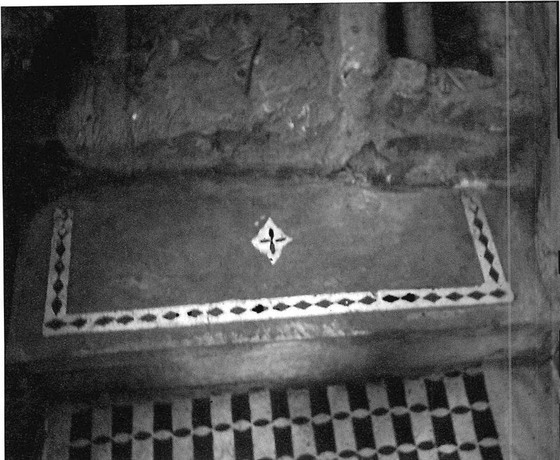 *Black and white marble-terrazzo inlay in a concrete step, Christopher Alexander, Berkeley, 1974.*
