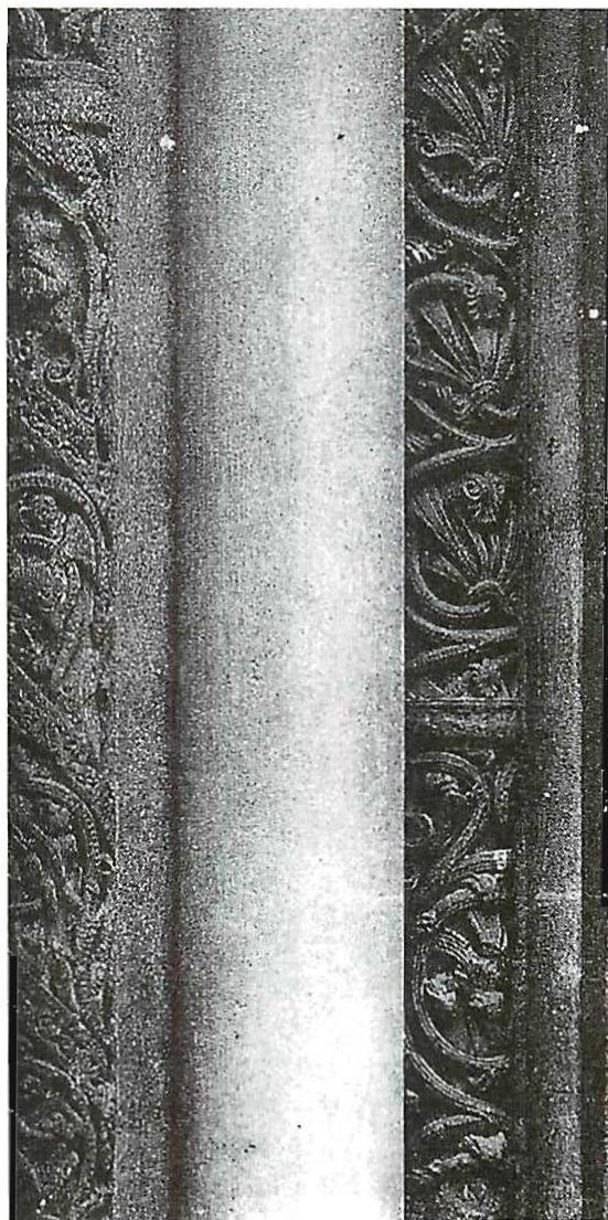 Stone tracery made entirely of I-like centers