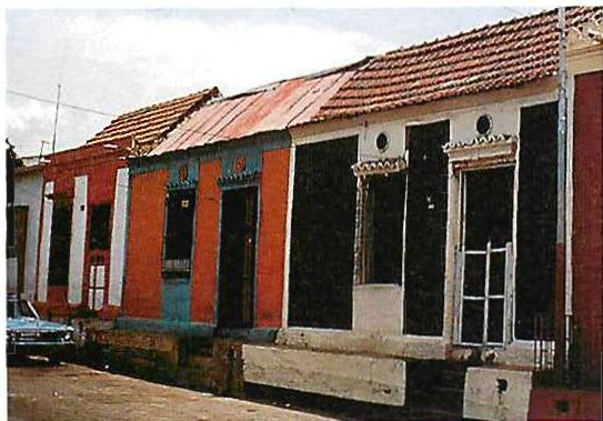 Hairlines painted on traditional Venezuelan houses