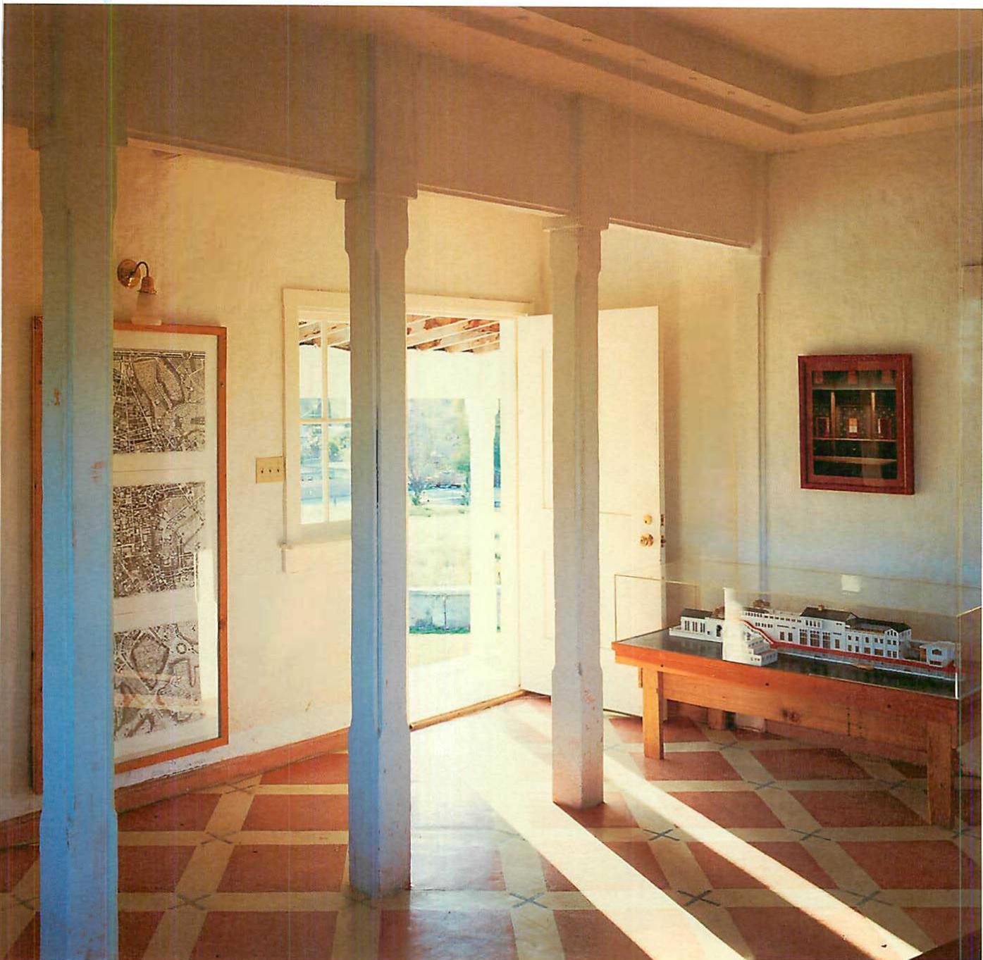 A single material, in variations: Sadness in a beam, ornament, ceiling, columns, and windows. Martinez house. Christopher Alexander, 1978-83.